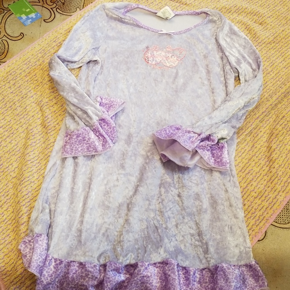 Girls night gown SOLD